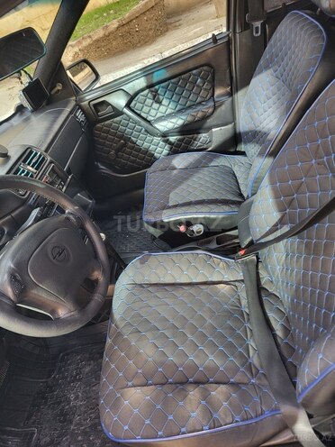 Opel Vectra 1994, 385,000 km - 1.8 l - Bakı
