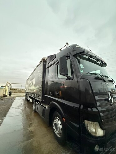 Mercedes Actros 1842-3