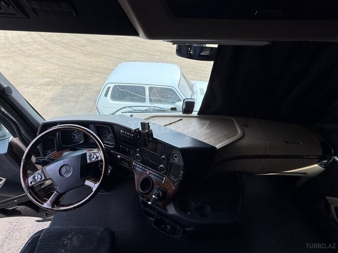 Mercedes Actros 1842-19