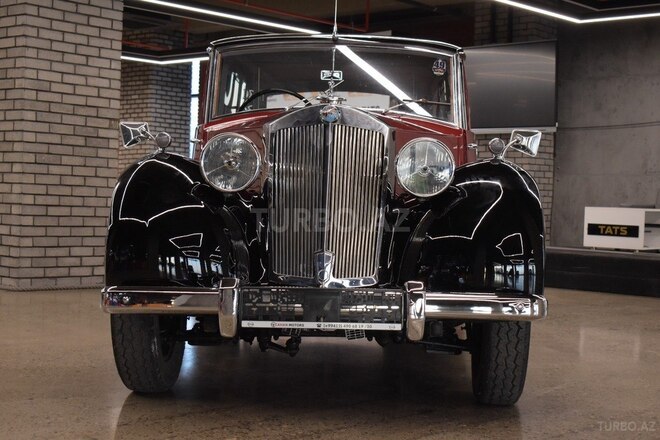 Triumph Renown-4