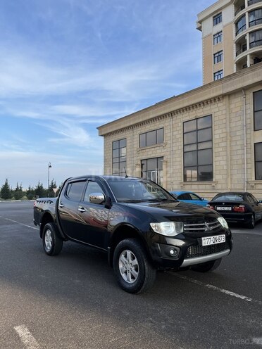 Mitsubishi L200 2012, 420,000 km - 2.5 l - Sumqayıt