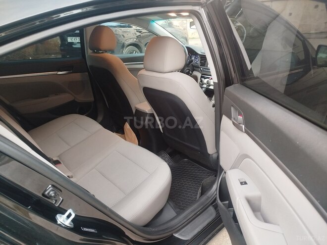Hyundai Elantra 2018, 98,000 km - 2.0 l - Bakı