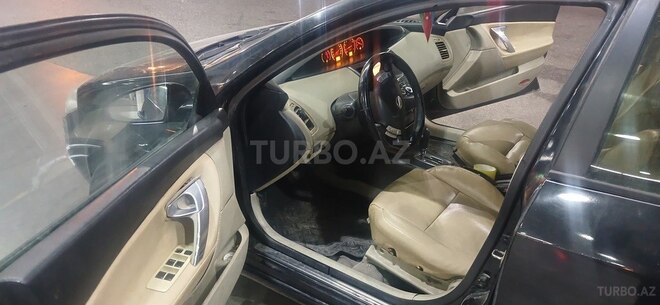 Nissan Primera-12