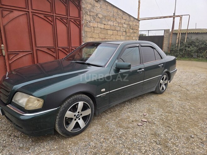 Mercedes C 220 2000, 439,000 km - 2.2 l - Bakı