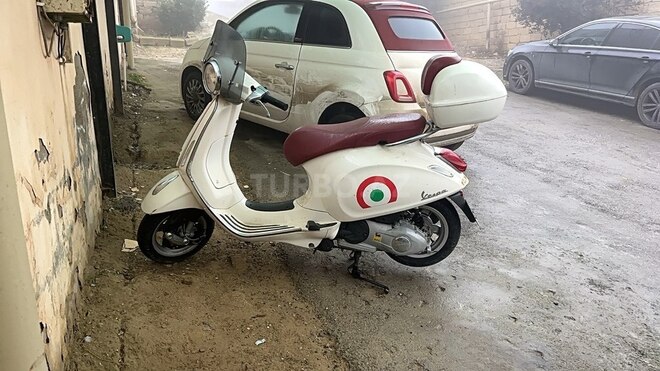 Vespa  2015, 5,339 km - 0.1 л - Bakı