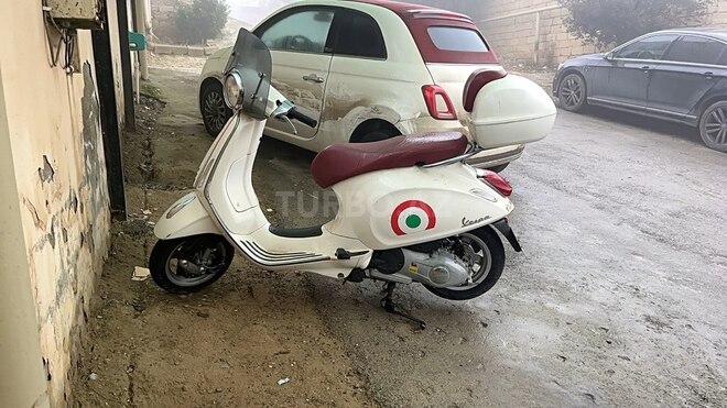 Vespa  2015, 5,339 km - 0.1 л - Bakı