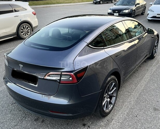 Tesla Model 3-7
