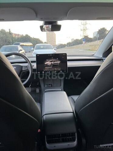 Tesla Model 3-17