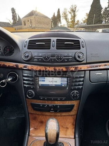 Mercedes E 240 2002, 390,000 km - 2.6 l - Gəncə