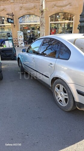 Volkswagen Passat 1999, 300,000 km - 2.3 л - Gəncə
