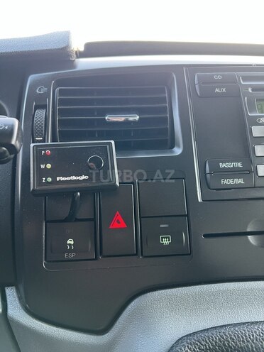 Ford Transit-17