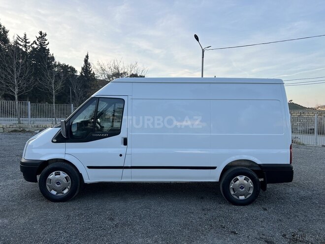 Ford Transit-6