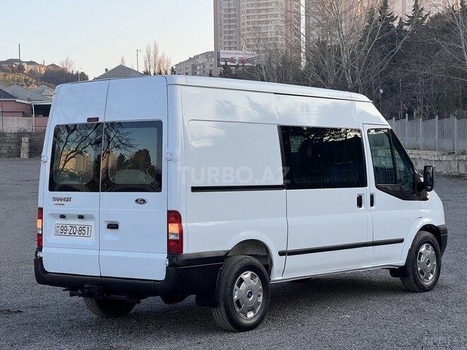 Ford Transit-8