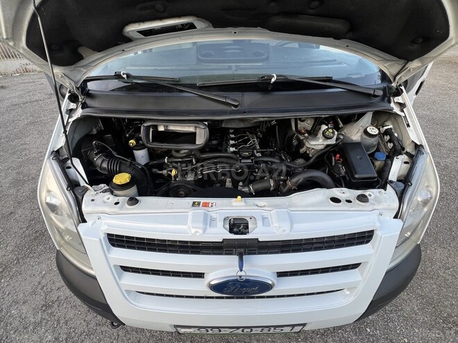 Ford Transit-18