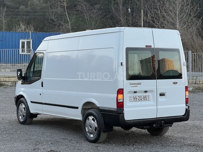 Ford Transit-7