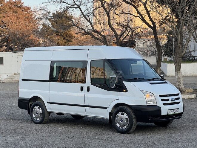 Ford Transit-3