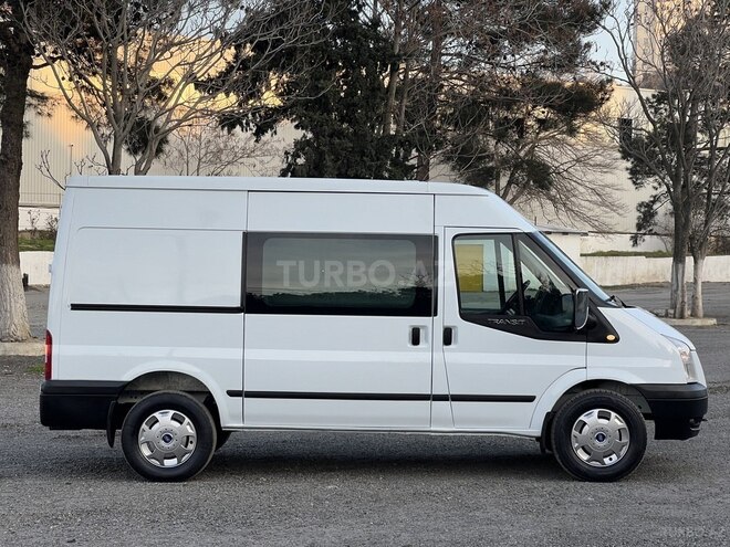 Ford Transit-5