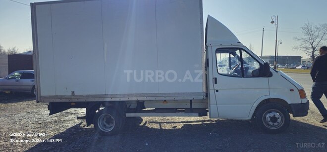 Ford Transit-4