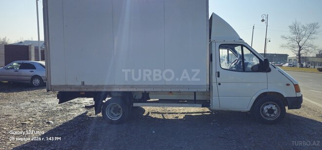 Ford Transit-11
