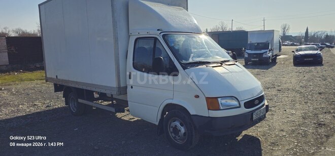 Ford Transit-5