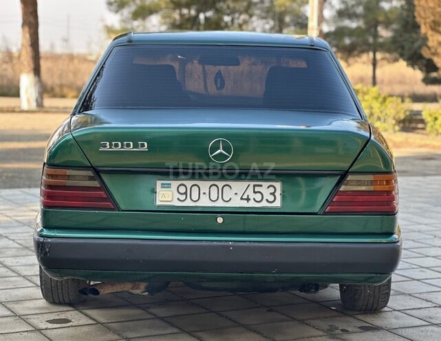 Mercedes 300 D 1985, 380,000 km - 3.0 l - Salyan