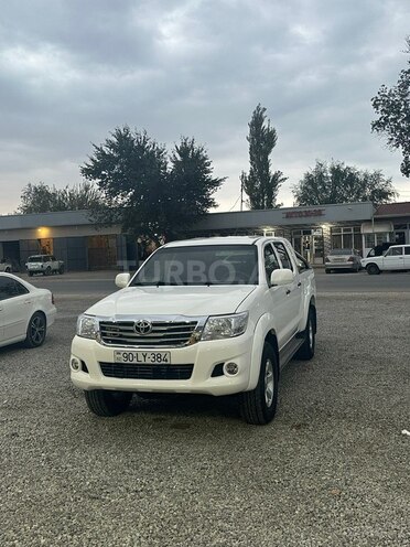 Toyota Hilux 2013, 210,000 km - 3.0 l - Salyan