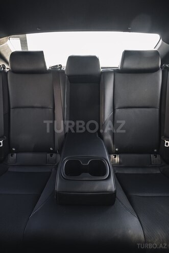 Toyota Camry-13