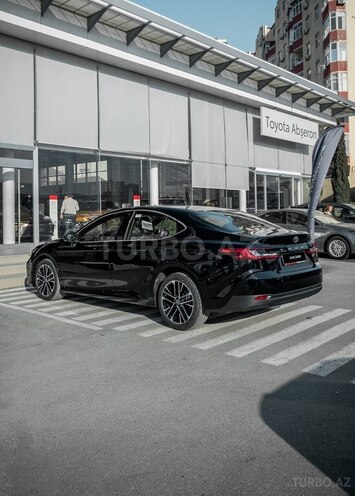 Toyota Camry-5