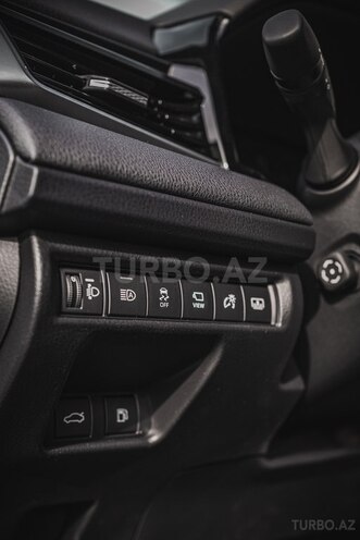 Toyota Camry-12