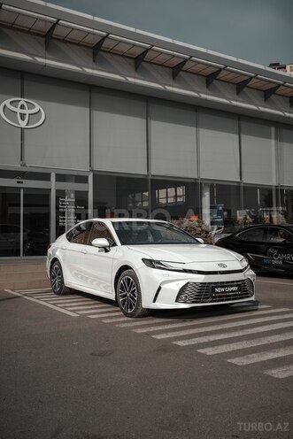 Toyota Camry-3