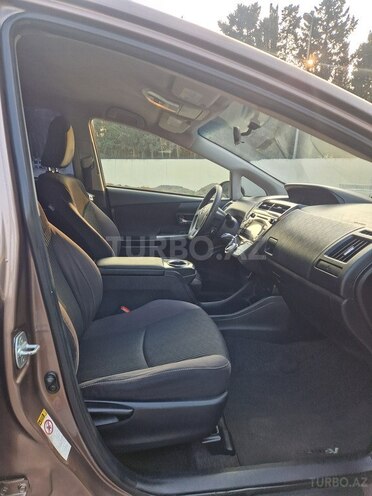 Toyota Prius V 2015, 210,000 km - 1.8 l - Bakı