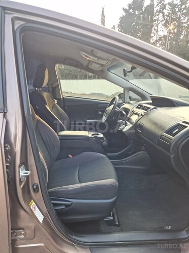 Toyota Prius V 2015, 210,000 km - 1.8 l - Bakı