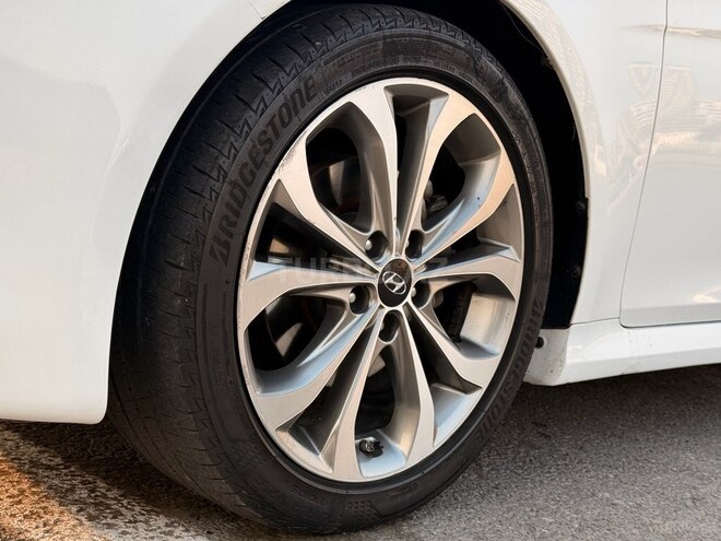 Hyundai Sonata-17