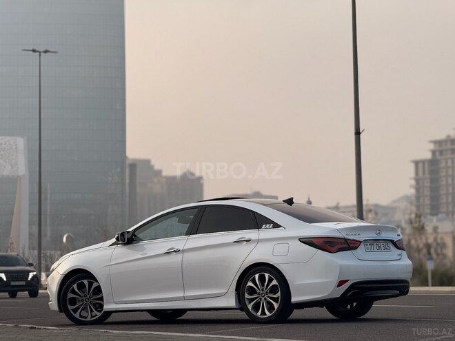 Hyundai Sonata-14