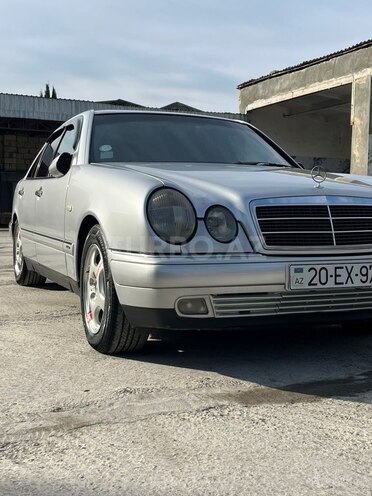 Mercedes E 230 1996, 427,900 km - 2.3 l - Tovuz