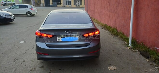 Hyundai Avante 2015, 264,500 km - 1.6 л - Bakı