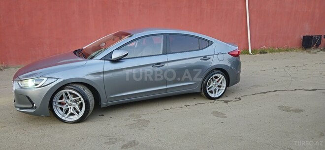 Hyundai Avante 2015, 264,500 km - 1.6 л - Bakı