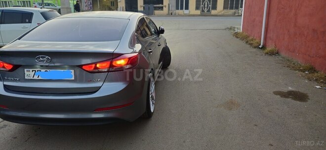 Hyundai Avante 2015, 264,500 km - 1.6 л - Bakı