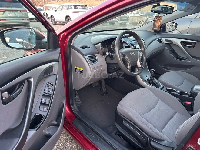 Hyundai Elantra-9
