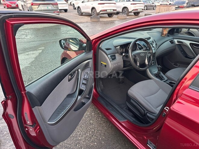 Hyundai Elantra-10