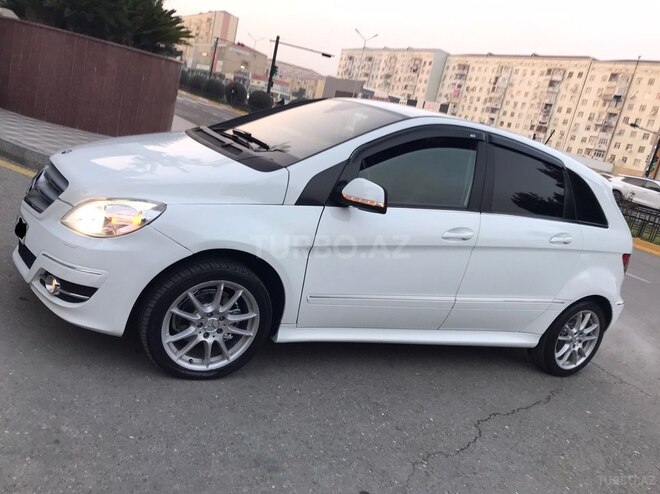 Mercedes B 180 2009, 181,000 km - 1.7 l - Sumqayıt