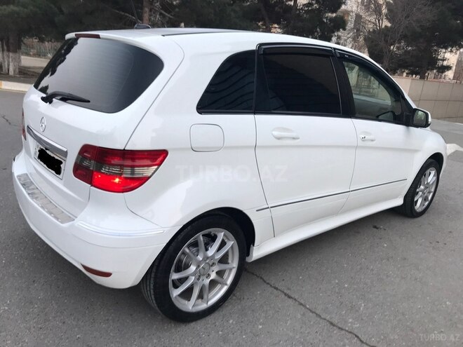 Mercedes B 180 2009, 181,000 km - 1.7 l - Sumqayıt