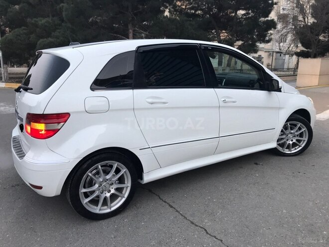 Mercedes B 180 2009, 181,000 km - 1.7 l - Sumqayıt