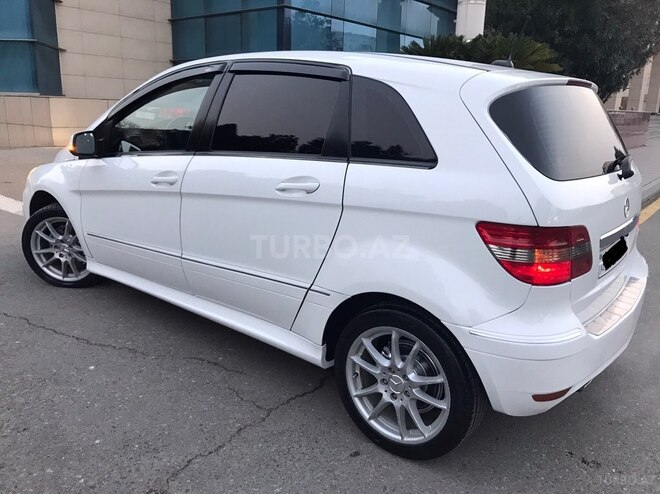 Mercedes B 180 2009, 181,000 km - 1.7 l - Sumqayıt
