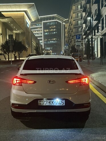Hyundai Elantra 2019, 115,000 km - 2.0 l - Bakı