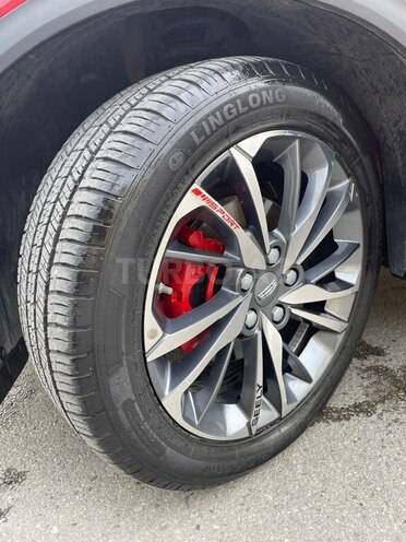 Geely Coolray-17