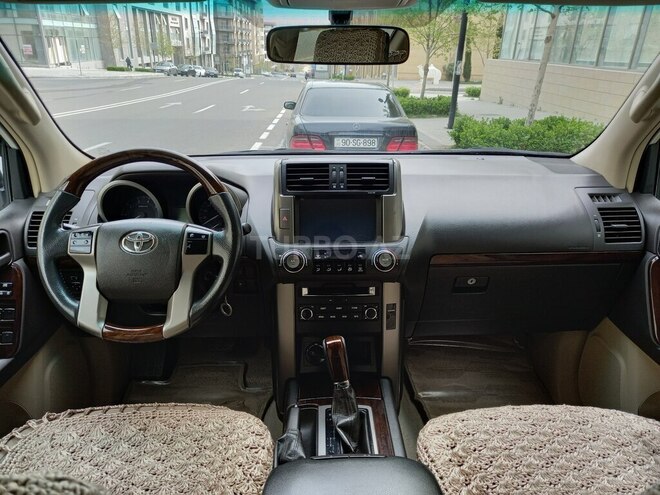 Toyota Land Cruiser Prado-6