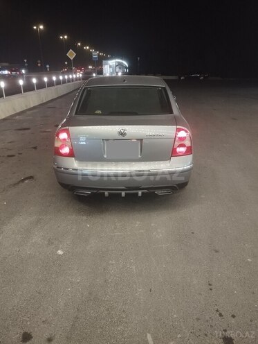 Volkswagen Passat 2003, 326,580 km - 1.8 l - Bakı