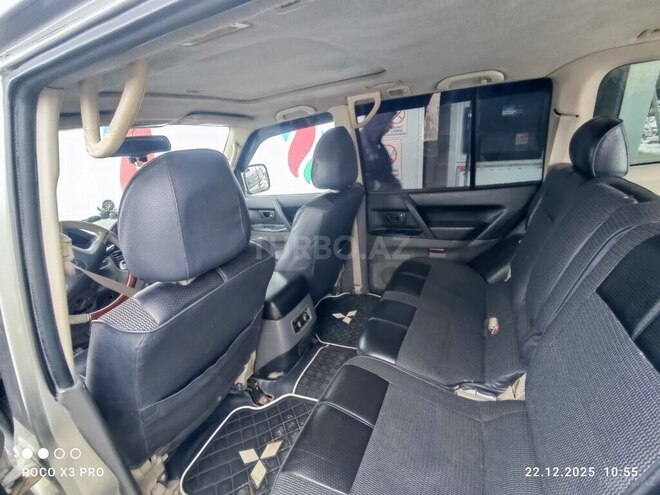 Mitsubishi Pajero 2000, 380,000 km - 3.0 l - Qusar