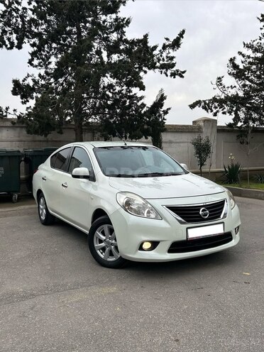 Nissan Sunny 2013, 240,000 km - 1.5 л - Bakı